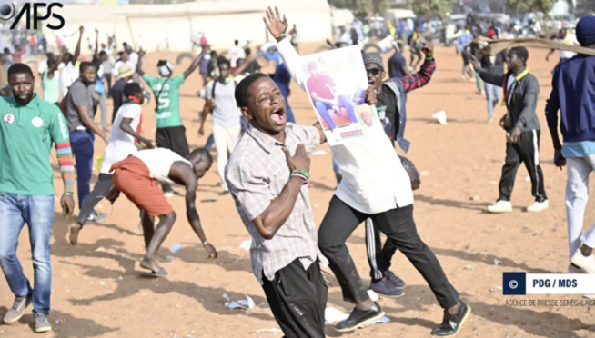 Rassemblement du Front de résistance : Des affrontements entre « Khalifistes » et « Sonkistes » gâchent le rendez-vous Rassemblement du Front de résistance : Des affrontements entre « Khalifistes » et « Sonkistes » gâchent le rendez-vous
