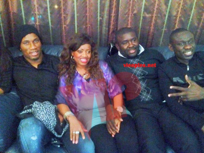 Pape Diouf et Didier Drogba chez Abdou Lahat Ndiaye et son épouse à Paris.