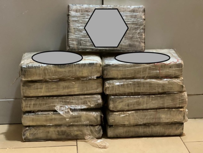 Keur-Ayip: La Douane a saisi de 11 kg de cocaïne pure et de 200 grammes de cannabis Keur-Ayip: La Douane a saisi de 11 kg de cocaïne pure et de 200 grammes de cannabis