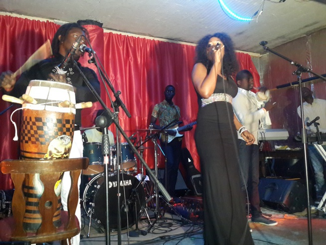 15 Photos:Titi la lionne de la musique Sénégalaise a rugit a Antwerp en Belgique ce 06 juin avant d'attérir à Montpellier et l'Italie. 15 Photos:Titi la lionne de la musique Sénégalaise a rugit a Antwerp en Belgique ce 06 juin avant d'attérir à Montpellier et l'Italie.