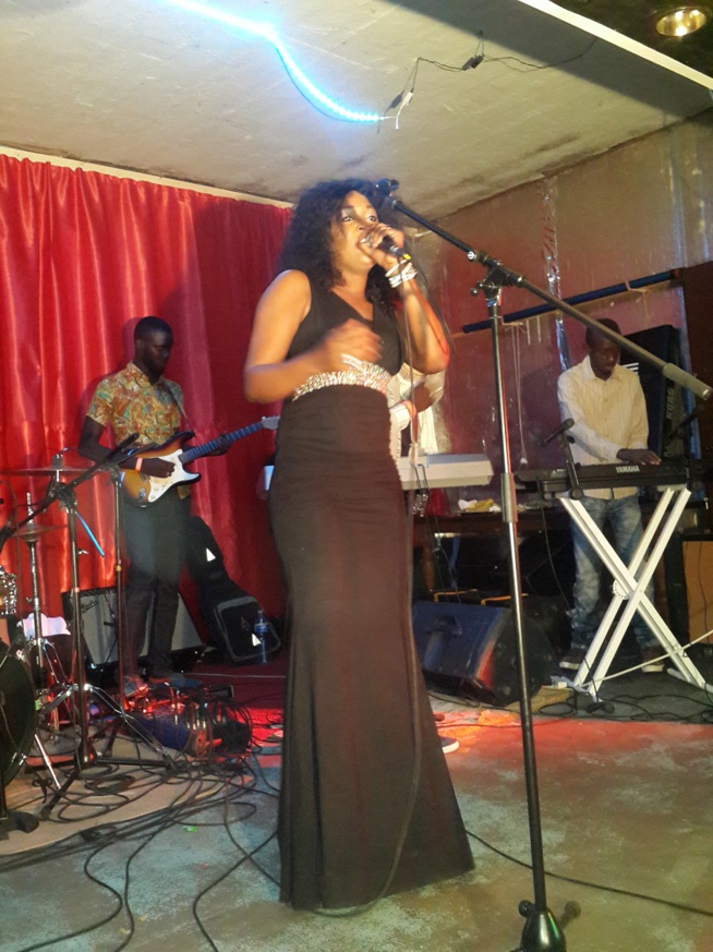 15 Photos:Titi la lionne de la musique Sénégalaise a rugit a Antwerp en Belgique ce 06 juin avant d'attérir à Montpellier et l'Italie. 15 Photos:Titi la lionne de la musique Sénégalaise a rugit a Antwerp en Belgique ce 06 juin avant d'attérir à Montpellier et l'Italie.