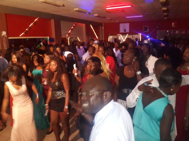 15 Photos:Titi la lionne de la musique Sénégalaise a rugit a Antwerp en Belgique ce 06 juin avant d'attérir à Montpellier et l'Italie. 15 Photos:Titi la lionne de la musique Sénégalaise a rugit a Antwerp en Belgique ce 06 juin avant d'attérir à Montpellier et l'Italie.