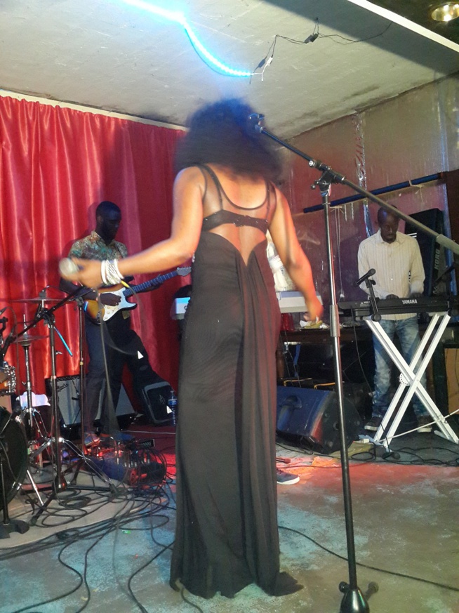 15 Photos:Titi la lionne de la musique Sénégalaise a rugit a Antwerp en Belgique ce 06 juin avant d'attérir à Montpellier et l'Italie. 15 Photos:Titi la lionne de la musique Sénégalaise a rugit a Antwerp en Belgique ce 06 juin avant d'attérir à Montpellier et l'Italie.