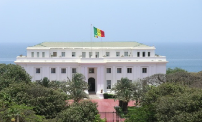 Axe 1 du programme de Bassirou Diomaye Faye : Renouveau Institutionnel et Engagement Africain Axe 1 du programme de Bassirou Diomaye Faye : Renouveau Institutionnel et Engagement Africain