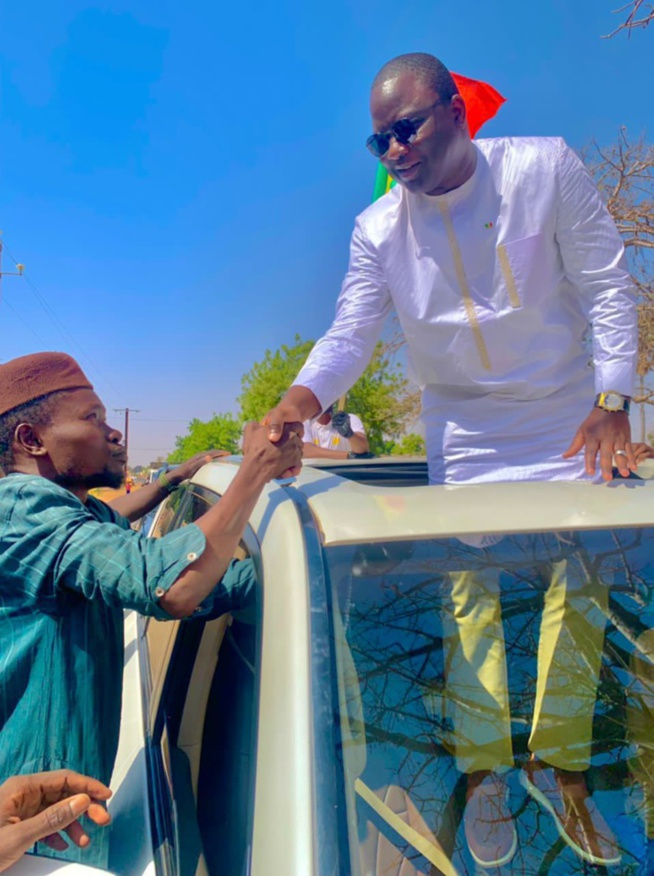 Photos / Accueil populaire à Keur Madiabel et Keur Yoro: Déthié Fall promet un Sénégal bon à vivre et beau à voir Photos / Accueil populaire à Keur Madiabel et Keur Yoro: Déthié Fall promet un Sénégal bon à vivre et beau à voir