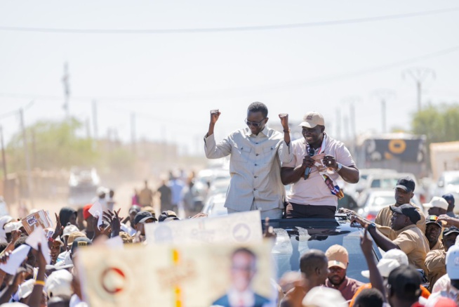 Pour accueillir le candidat de Benno Amadou Ba Richard Toll affronte la chaleur et défie le ramadan Pour accueillir le candidat de Benno Amadou Ba Richard Toll affronte la chaleur et défie le ramadan