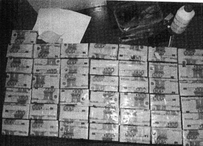 Voici les paquets retrouvés chez Thione Seck Voici les paquets retrouvés chez Thione Seck