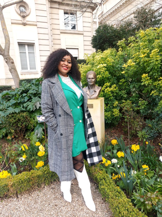 Présentation du premier "Bébé" de l'artiste chanteuse Guigui dans la littérature à l'Assemblée nationale Française. Présentation du premier "Bébé" de l'artiste chanteuse Guigui dans la littérature à l'Assemblée nationale Française.