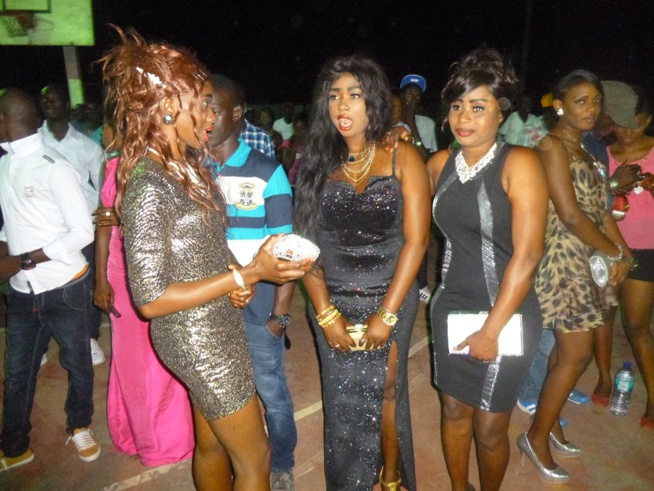 First day in Gambie: Pape Diouf et sa génération consciente remplissent le stadium de Birkama avec 2785 entées.Regardez First day in Gambie: Pape Diouf et sa génération consciente remplissent le stadium de Birkama avec 2785 entées.Regardez