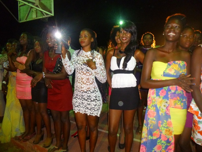 First day in Gambie: Pape Diouf et sa génération consciente remplissent le stadium de Birkama avec 2785 entées.Regardez First day in Gambie: Pape Diouf et sa génération consciente remplissent le stadium de Birkama avec 2785 entées.Regardez