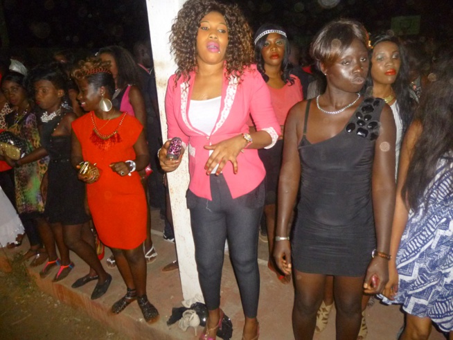 First day in Gambie: Pape Diouf et sa génération consciente remplissent le stadium de Birkama avec 2785 entées.Regardez First day in Gambie: Pape Diouf et sa génération consciente remplissent le stadium de Birkama avec 2785 entées.Regardez