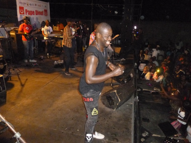 First day in Gambie: Pape Diouf et sa génération consciente remplissent le stadium de Birkama avec 2785 entées.Regardez First day in Gambie: Pape Diouf et sa génération consciente remplissent le stadium de Birkama avec 2785 entées.Regardez