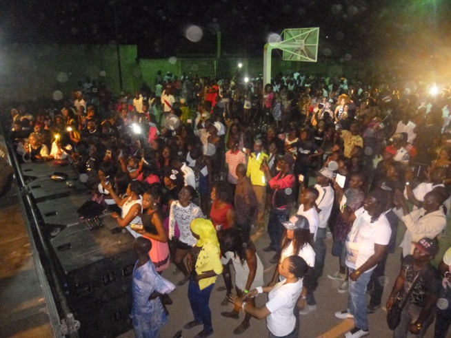 First day in Gambie: Pape Diouf et sa génération consciente remplissent le stadium de Birkama avec 2785 entées.Regardez First day in Gambie: Pape Diouf et sa génération consciente remplissent le stadium de Birkama avec 2785 entées.Regardez