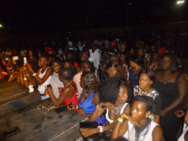 Dernière journée en Gambie: Pape Diouf impose sa loi et sa force au stadium de Bakao. Revivez les images. Dernière journée en Gambie: Pape Diouf impose sa loi et sa force au stadium de Bakao. Revivez les images.
