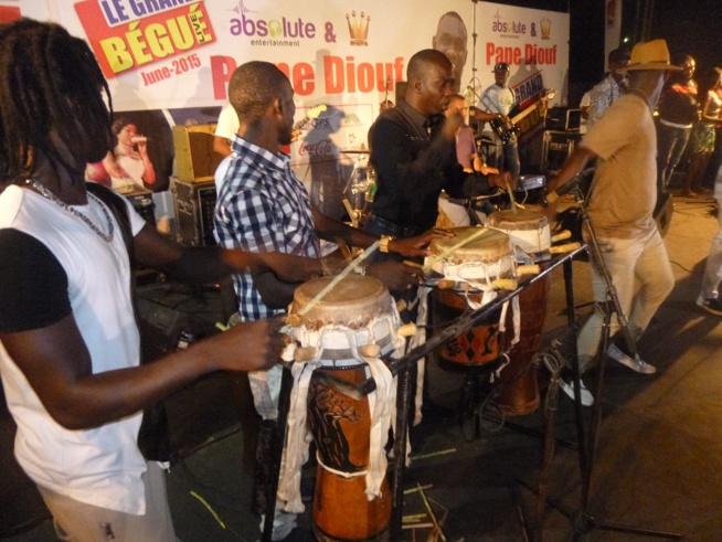 Dernière journée en Gambie: Pape Diouf impose sa loi et sa force au stadium de Bakao. Revivez les images. Dernière journée en Gambie: Pape Diouf impose sa loi et sa force au stadium de Bakao. Revivez les images.