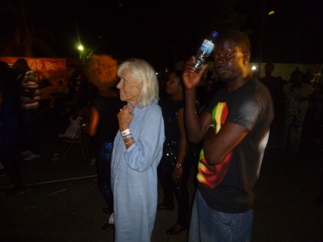 Dernière journée en Gambie: Pape Diouf impose sa loi et sa force au stadium de Bakao. Revivez les images. Dernière journée en Gambie: Pape Diouf impose sa loi et sa force au stadium de Bakao. Revivez les images.
