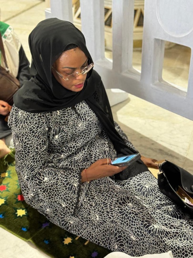 La Première Dame Marième Faye Sall à la Mecque La Première Dame Marième Faye Sall à la Mecque