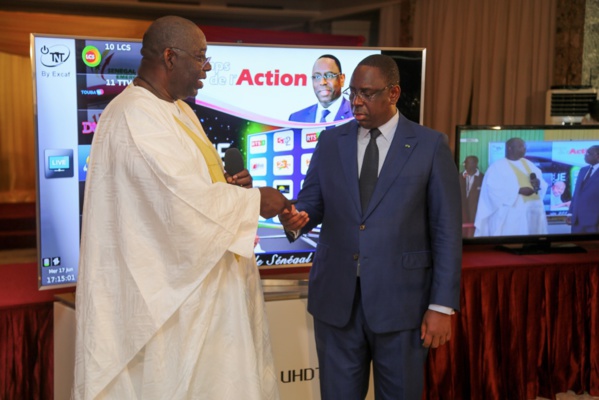 Lancement de la TNT : Macky Sall menace de geler les fréquences non encore exploitées et d’auditer les fréquences distribuées par le passé sans discernement Lancement de la TNT : Macky Sall menace de geler les fréquences non encore exploitées et d’auditer les fréquences distribuées par le passé sans discernement