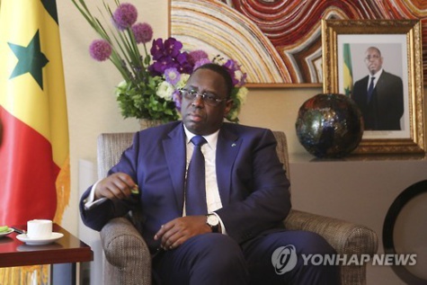 Le Président Macky Sall devant le franc jeu et hors-jeu politique Le Président Macky Sall devant le franc jeu et hors-jeu politique