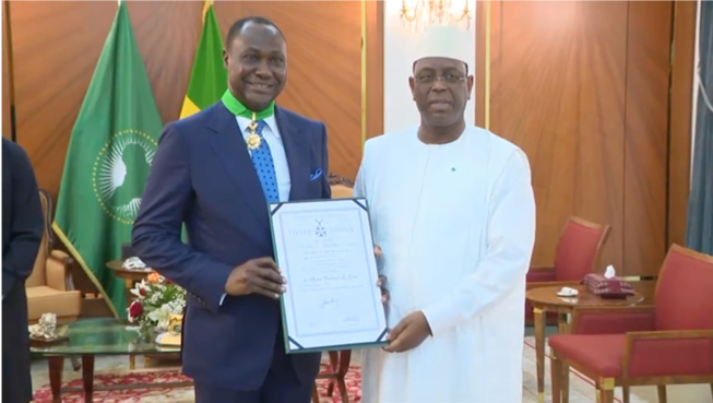 Samaila Zubairu : Chevalier d'Honneur, Décoré par Macky Sall au Sénégal Samaila Zubairu : Chevalier d'Honneur, Décoré par Macky Sall au Sénégal
