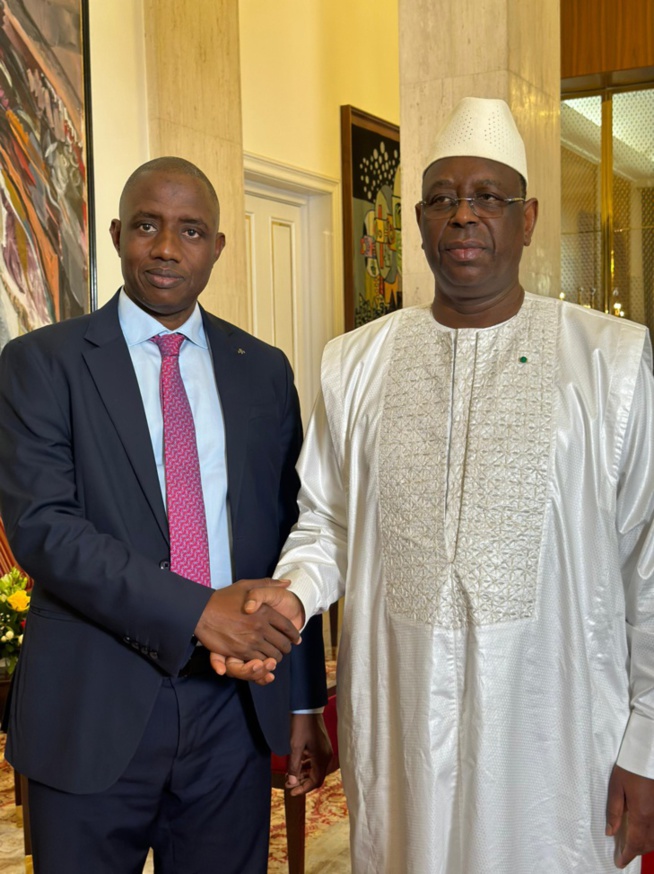 Les adieux du Président Macky Sall à Dr. Yoro Dia, Ministre-porte parole de la Présidence et...
