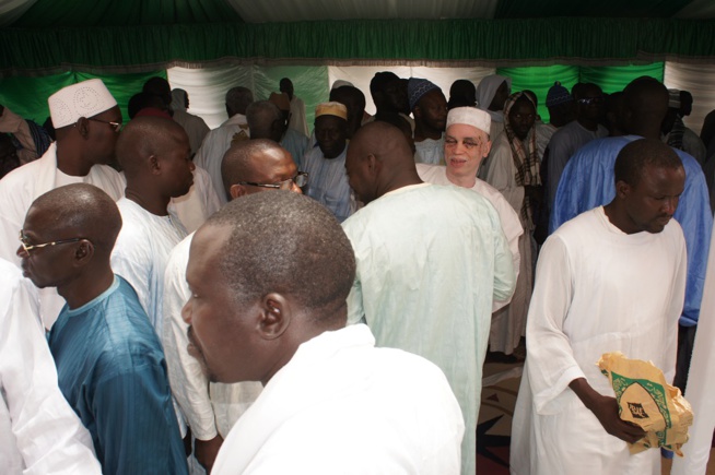 En images, l'innauguration de la mosquée de Serigne Saliou Mbacké de Mbour ce vendredi 1er jour du ramadan. En images, l'innauguration de la mosquée de Serigne Saliou Mbacké de Mbour ce vendredi 1er jour du ramadan.