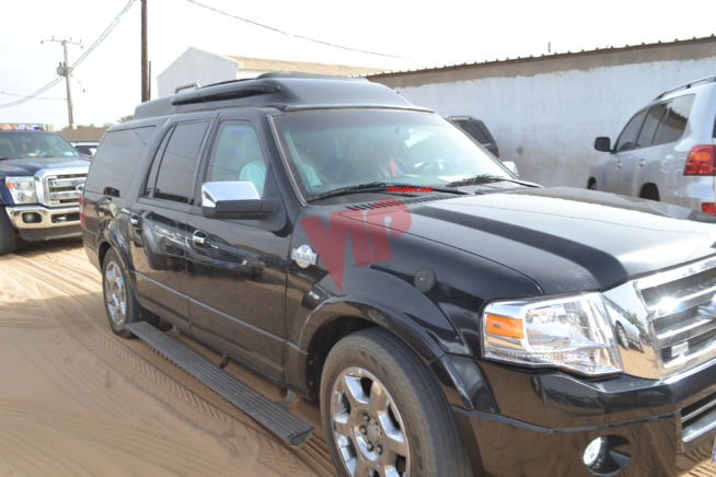 L'homme d'affaires Cheikh Amar un fervent talibé en visite de courtoisie chez Serigne Cheikh le fils de son guide Serigne Saliou à Boustane. L'homme d'affaires Cheikh Amar un fervent talibé en visite de courtoisie chez Serigne Cheikh le fils de son guide Serigne Saliou à Boustane.