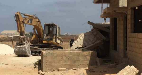 Cité jouxtant le mur de l’aéroport de Dakar : La Dic aux trousses des « véritables » vendeurs de terrains Cité jouxtant le mur de l’aéroport de Dakar : La Dic aux trousses des « véritables » vendeurs de terrains