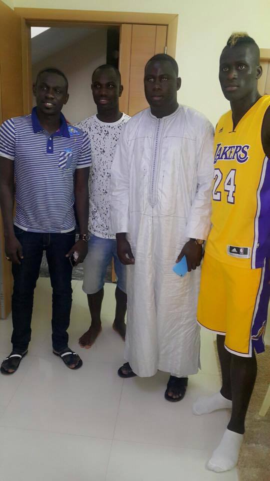 Le leader de la génération consciente Pape Diouf en visite de courtoisie chez les lions de la téranga.