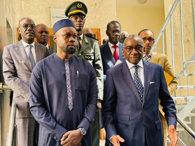 Passation de pouvoirs à la Primature : Un échange sobre et empreint de détermination entre Sidiki Kaba et Ousmane Sonko Passation de pouvoirs à la Primature : Un échange sobre et empreint de détermination entre Sidiki Kaba et Ousmane Sonko