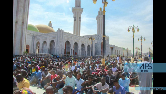 Direct : La Korité « Aïd el fitr" fêtée à l'unisson Direct : La Korité « Aïd el fitr" fêtée à l'unisson