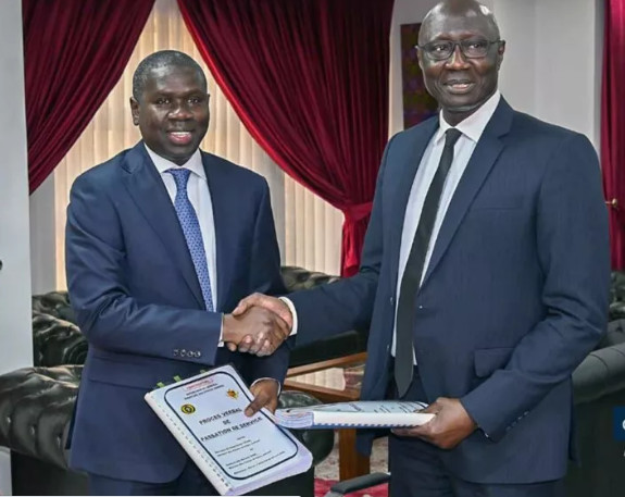 Le Général Birame Diop prend officiellement ses fonctions de ministre des Forces armées