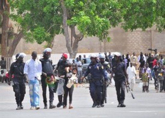 Bagarre entre Thiantacounes : Les affrontements ne se seraient pas déroulés au domicile de Cheikh Béthio Thioune Bagarre entre Thiantacounes : Les affrontements ne se seraient pas déroulés au domicile de Cheikh Béthio Thioune