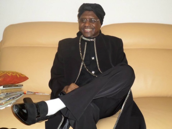 Macky offre encore un "bonbon" Ã Serigne Modou Kara Macky offre encore un "bonbon" Ã Serigne Modou Kara