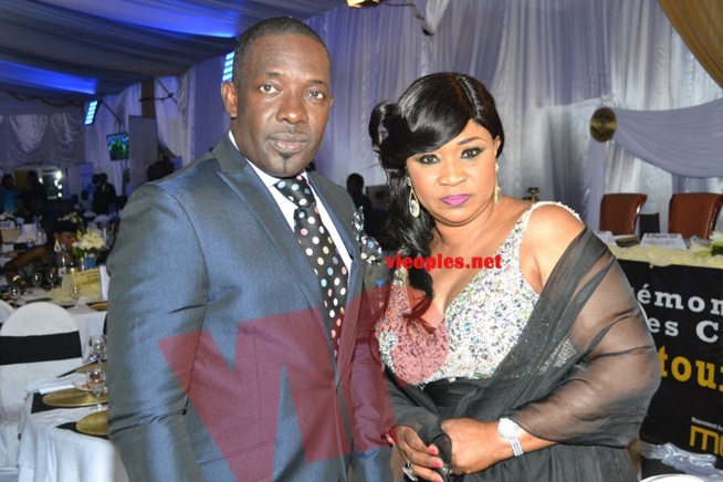 Voici la grande dame Mame Ndiaye qui se cache derrière son époux Mbaye Diéye Faye. Voici la grande dame Mame Ndiaye qui se cache derrière son époux Mbaye Diéye Faye.