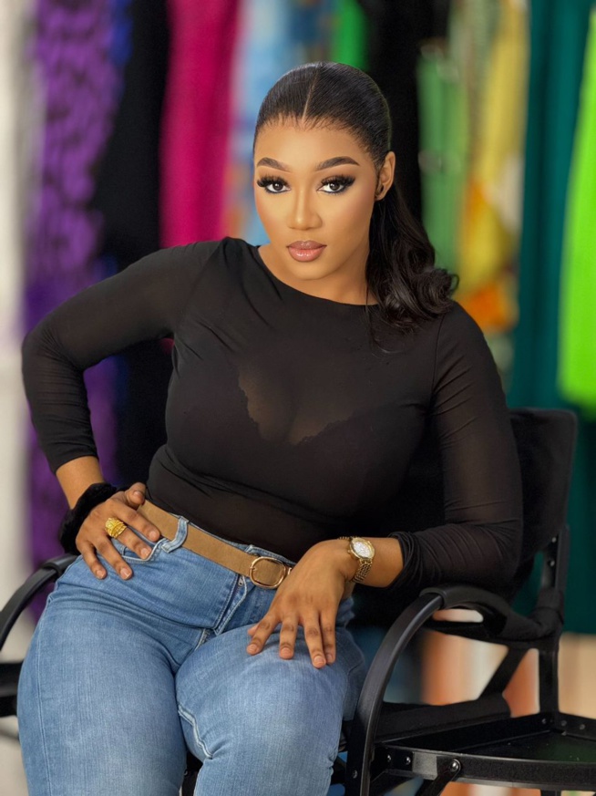 Nouveau visage de ITV : Voici Awa Massina la belle et intelligente présentatrice qui illumine la télé d’ici et d’ailleurs Nouveau visage de ITV : Voici Awa Massina la belle et intelligente présentatrice qui illumine la télé d’ici et d’ailleurs