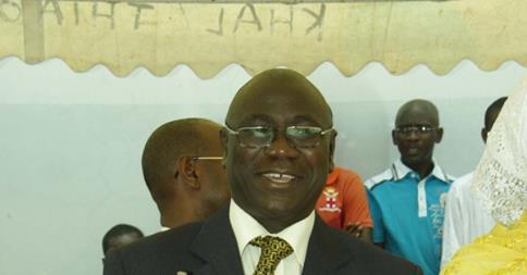 Pour avoir refusé de lui remettre le chéquier du Centre de santé, le maire de Grand Dakar licencie le médecin chef Pour avoir refusé de lui remettre le chéquier du Centre de santé, le maire de Grand Dakar licencie le médecin chef