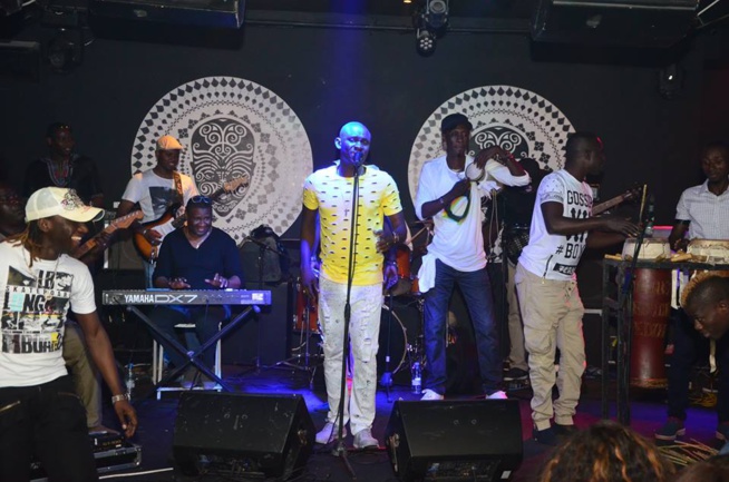 Les images de la derniére soirée de Pape Diouf avant le ramandan au Baramundi.