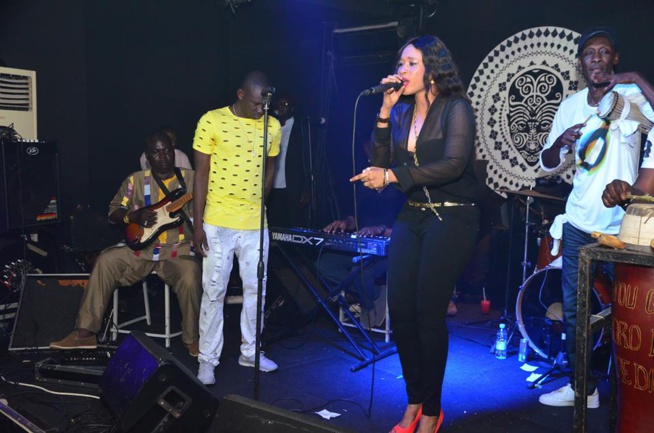 Les images de la derniére soirée de Pape Diouf avant le ramandan au Baramundi.