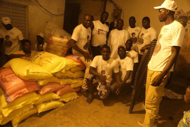 La fondation Servir le Sénégal fait des dons à travers le Sénégal grâce à l'aide des hommes d'affaires et les amis du Président. La fondation Servir le Sénégal fait des dons à travers le Sénégal grâce à l'aide des hommes d'affaires et les amis du Président.