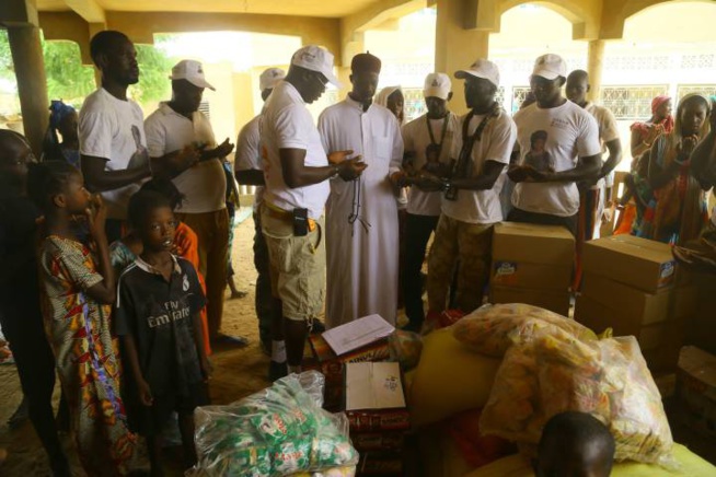 La fondation Servir le Sénégal fait des dons à travers le Sénégal grâce à l'aide des hommes d'affaires et les amis du Président. La fondation Servir le Sénégal fait des dons à travers le Sénégal grâce à l'aide des hommes d'affaires et les amis du Président.