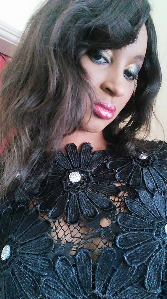 Le mannequin Khadija Diallo respire la forme et le bonheur.