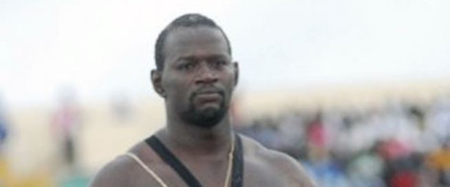 Abdou Diouf échappe à la prison Abdou Diouf échappe à la prison