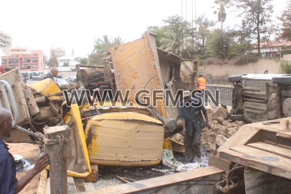 Horreur à la corniche Ouest - Mbaye Dione, 31 ans, broyé par le camion qu’il conduisait Horreur à la corniche Ouest - Mbaye Dione, 31 ans, broyé par le camion qu’il conduisait