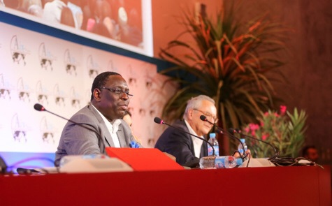 “Donner du travail, la meilleure attention“ a dit Macky Sall aux Toubabs : Pourquoi alors des bourses familiales? “Donner du travail, la meilleure attention“ a dit Macky Sall aux Toubabs : Pourquoi alors des bourses familiales?