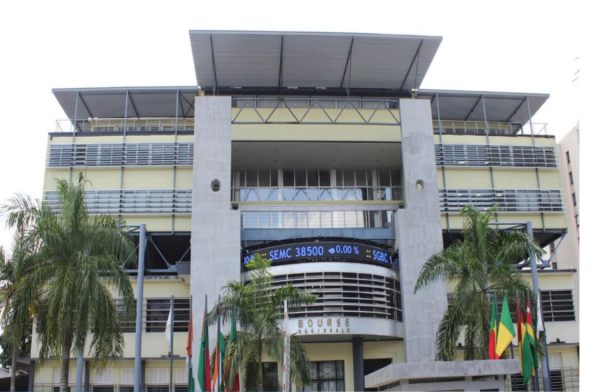 BRVM : Le titre Sucrivoire en tête des meilleures performances de hausse de cours avec 6,98%. BRVM : Le titre Sucrivoire en tête des meilleures performances de hausse de cours avec 6,98%.