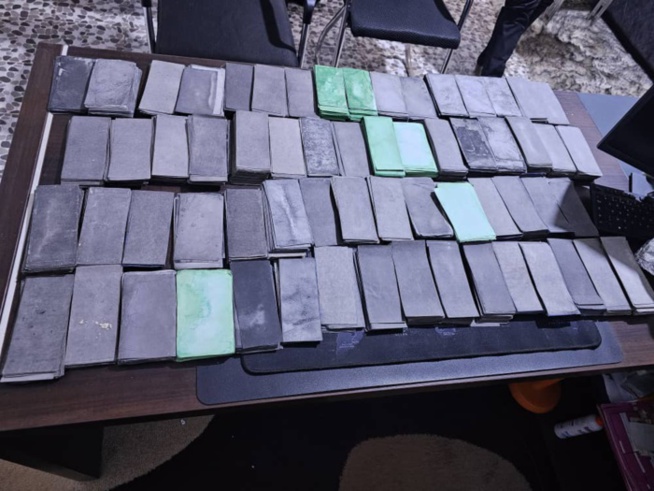 Sénoba: Saisie de billets noirs d’une contrevaleur de près de 4 milliards de FCfa Sénoba: Saisie de billets noirs d’une contrevaleur de près de 4 milliards de FCfa