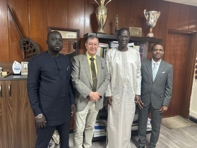 Ucad : Une délégation de l'Office of Naval Research des USA reçue par le Recteur Le Pr Ahmadou Aly Mbaye Ucad : Une délégation de l'Office of Naval Research des USA reçue par le Recteur Le Pr Ahmadou Aly Mbaye