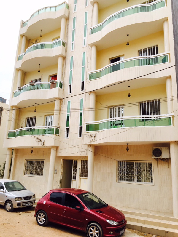 Destruction des maisons à la Cité Tobago : Qui doit payer les sinistrés; Macky a-t-il coupé les vraies têtes ? Par Pape Alé Niang Destruction des maisons à la Cité Tobago : Qui doit payer les sinistrés; Macky a-t-il coupé les vraies têtes ? Par Pape Alé Niang