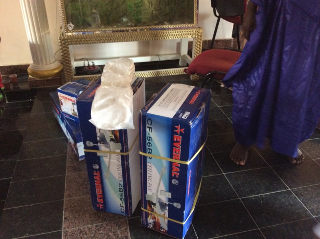 Fatou Tambédou a offert un lot de ventilateurs à la mosquée Serigne Babacar Sy Fatou Tambédou a offert un lot de ventilateurs à la mosquée Serigne Babacar Sy